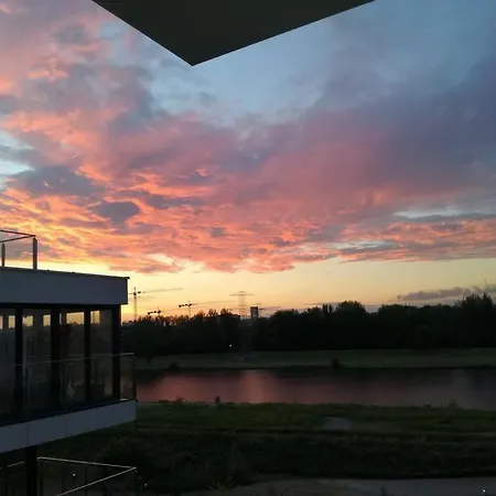 White And Bright Riverside View Flat With Parking, Bike Access, And Onsite Gym * Kraków