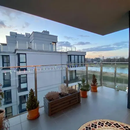 White And Bright Riverside View Flat With Parking, Bike Access, And Onsite Gym * Kraków